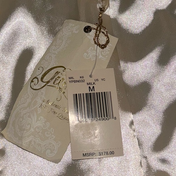 NWT…Vintage Guess Rabbit Fur evening jacket , white /size:M - Picture 11 of 11